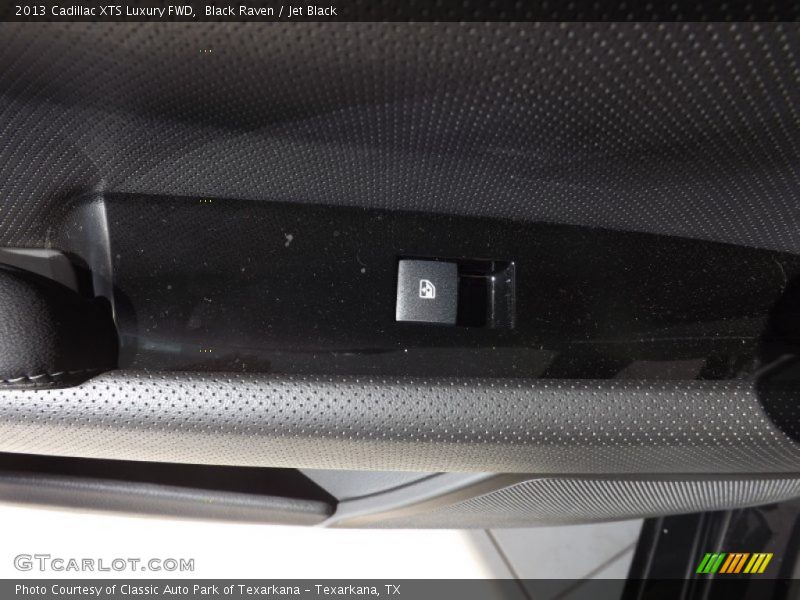 Black Raven / Jet Black 2013 Cadillac XTS Luxury FWD