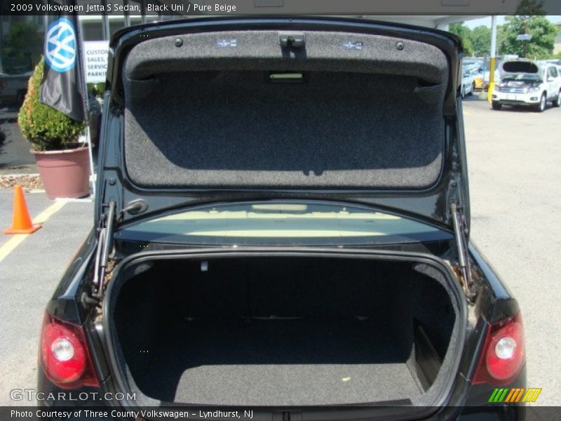 Black Uni / Pure Beige 2009 Volkswagen Jetta S Sedan
