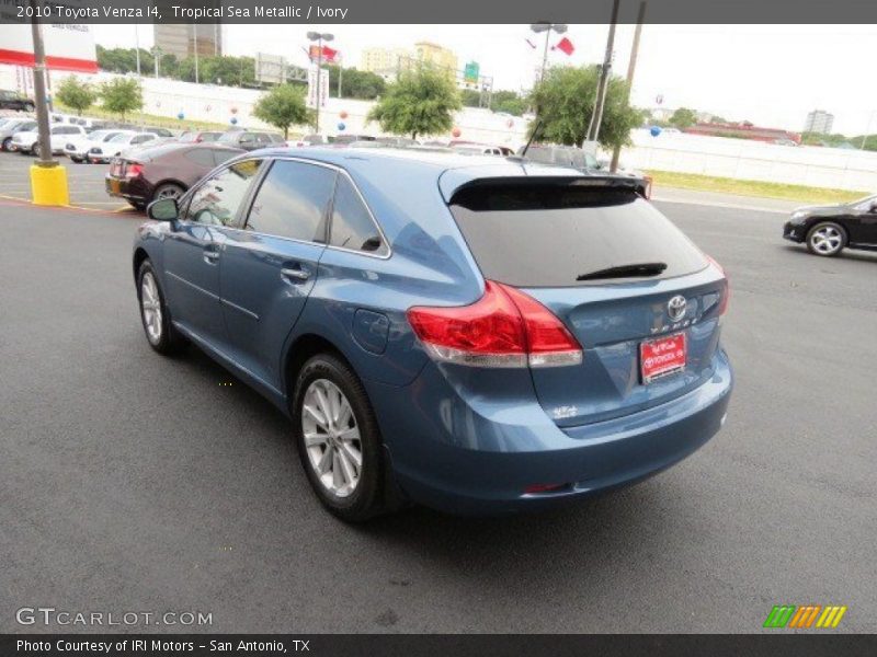 Tropical Sea Metallic / Ivory 2010 Toyota Venza I4