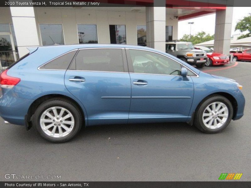 Tropical Sea Metallic / Ivory 2010 Toyota Venza I4