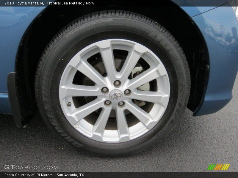 Tropical Sea Metallic / Ivory 2010 Toyota Venza I4