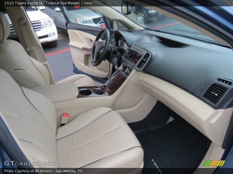 Tropical Sea Metallic / Ivory 2010 Toyota Venza I4