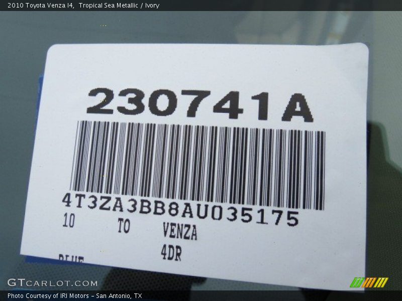 Tropical Sea Metallic / Ivory 2010 Toyota Venza I4