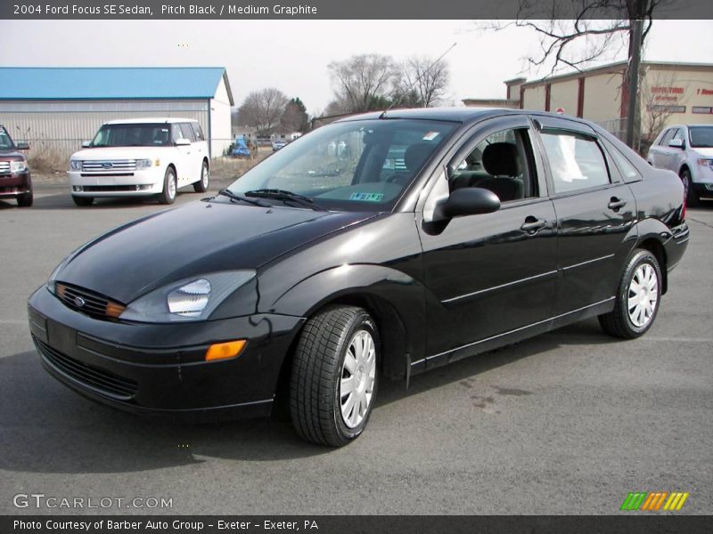Pitch Black / Medium Graphite 2004 Ford Focus SE Sedan