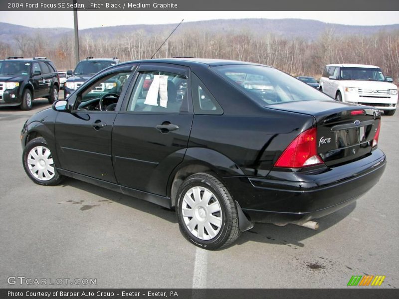 Pitch Black / Medium Graphite 2004 Ford Focus SE Sedan