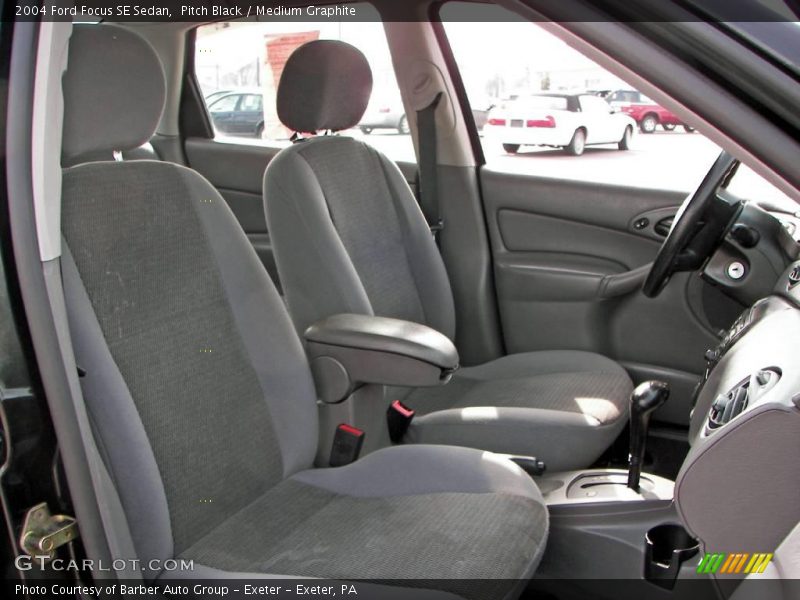 Pitch Black / Medium Graphite 2004 Ford Focus SE Sedan