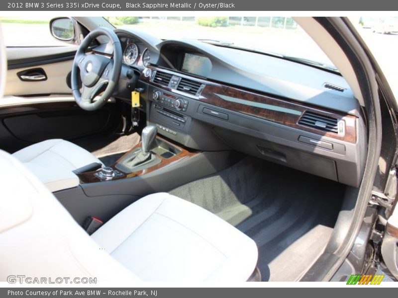 Dashboard of 2012 3 Series 335i xDrive Coupe