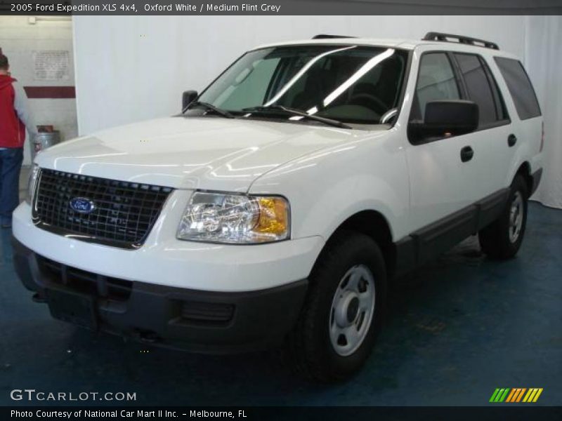 Oxford White / Medium Flint Grey 2005 Ford Expedition XLS 4x4