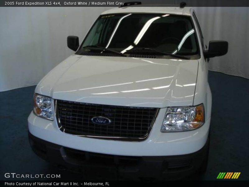 Oxford White / Medium Flint Grey 2005 Ford Expedition XLS 4x4