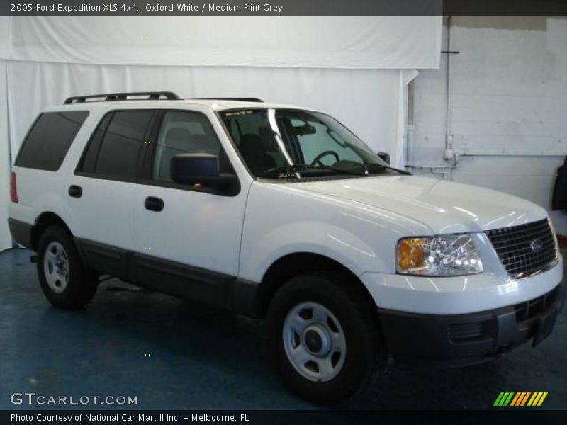 Oxford White / Medium Flint Grey 2005 Ford Expedition XLS 4x4