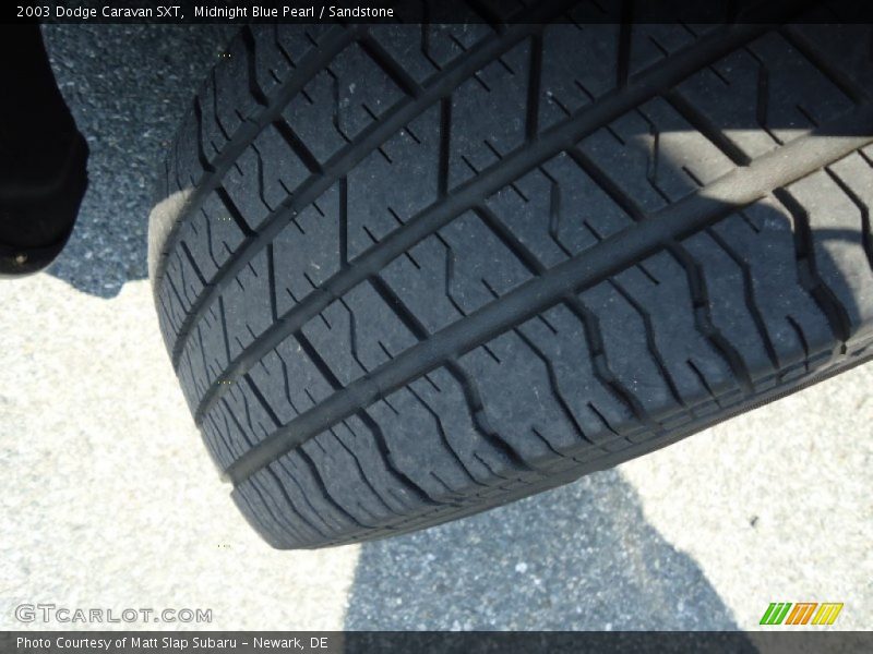 Midnight Blue Pearl / Sandstone 2003 Dodge Caravan SXT