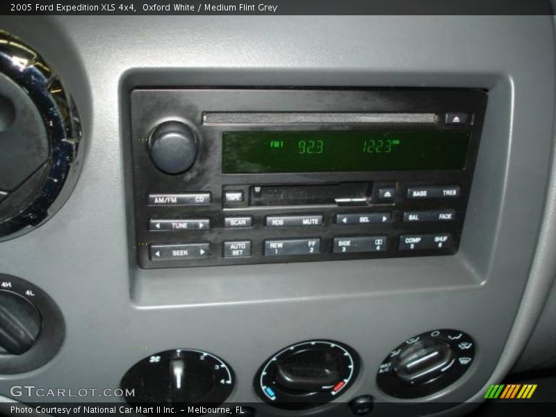 Oxford White / Medium Flint Grey 2005 Ford Expedition XLS 4x4