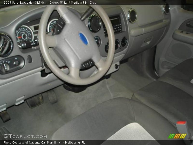 Oxford White / Medium Flint Grey 2005 Ford Expedition XLS 4x4