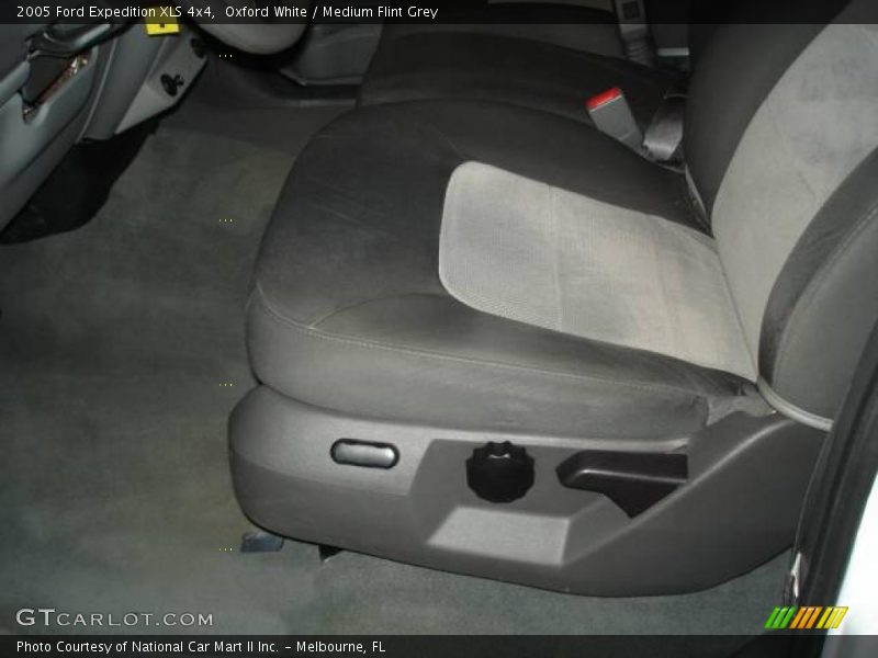 Oxford White / Medium Flint Grey 2005 Ford Expedition XLS 4x4