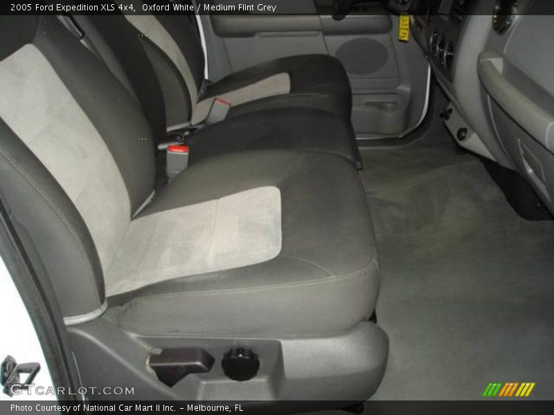 Oxford White / Medium Flint Grey 2005 Ford Expedition XLS 4x4