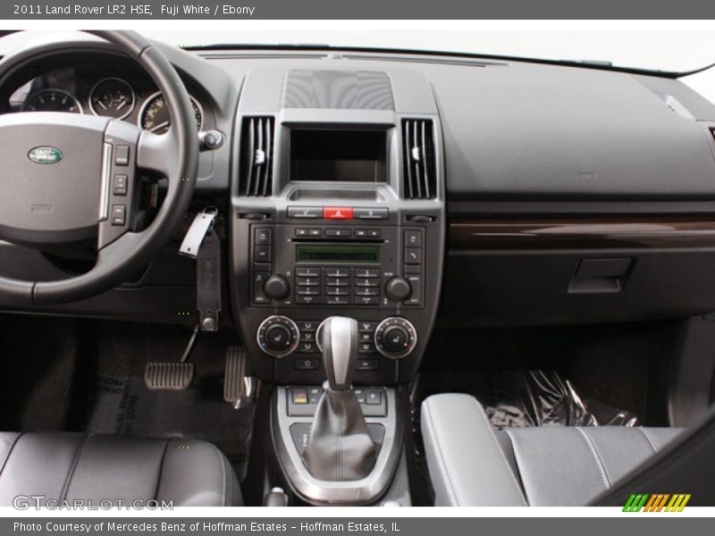 Fuji White / Ebony 2011 Land Rover LR2 HSE