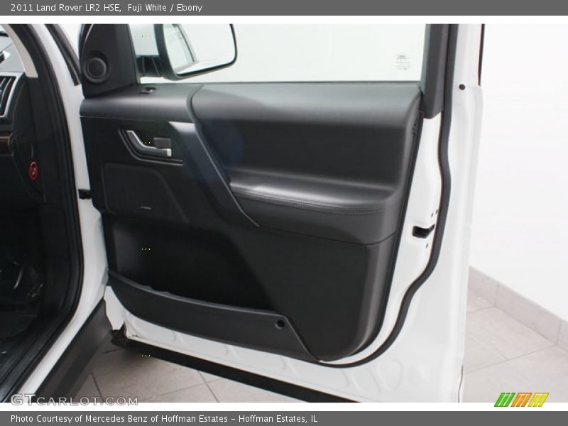 Fuji White / Ebony 2011 Land Rover LR2 HSE