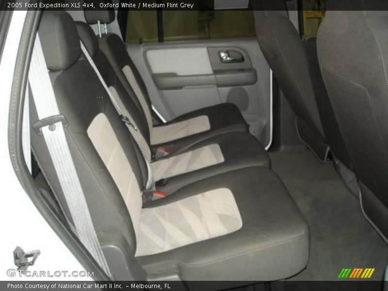 Oxford White / Medium Flint Grey 2005 Ford Expedition XLS 4x4