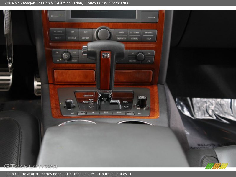 Coucou Grey / Anthracite 2004 Volkswagen Phaeton V8 4Motion Sedan