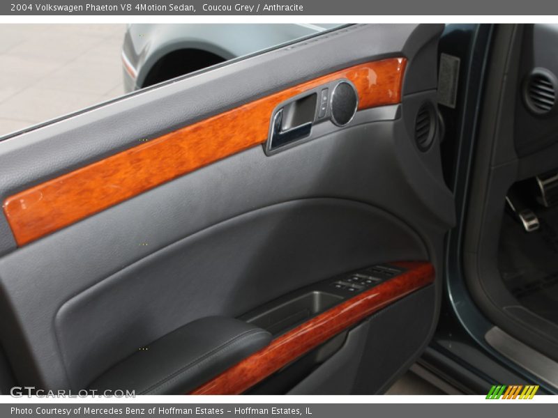 Coucou Grey / Anthracite 2004 Volkswagen Phaeton V8 4Motion Sedan