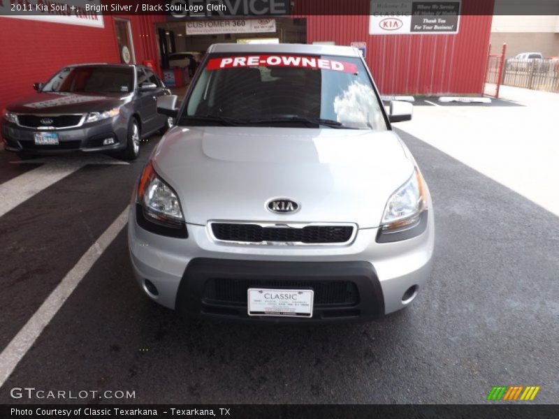 Bright Silver / Black Soul Logo Cloth 2011 Kia Soul +