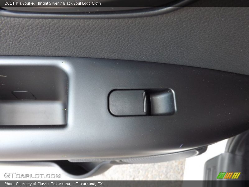 Bright Silver / Black Soul Logo Cloth 2011 Kia Soul +