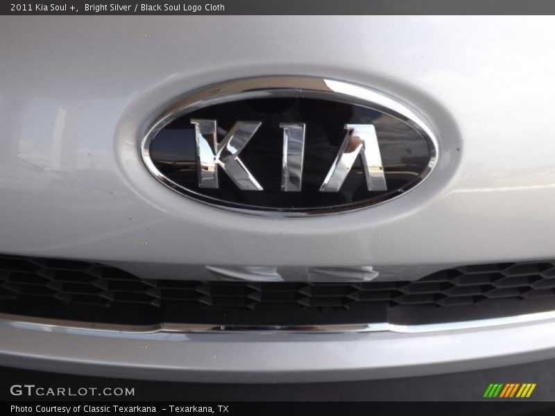 Bright Silver / Black Soul Logo Cloth 2011 Kia Soul +