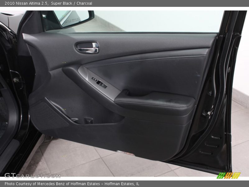 Super Black / Charcoal 2010 Nissan Altima 2.5