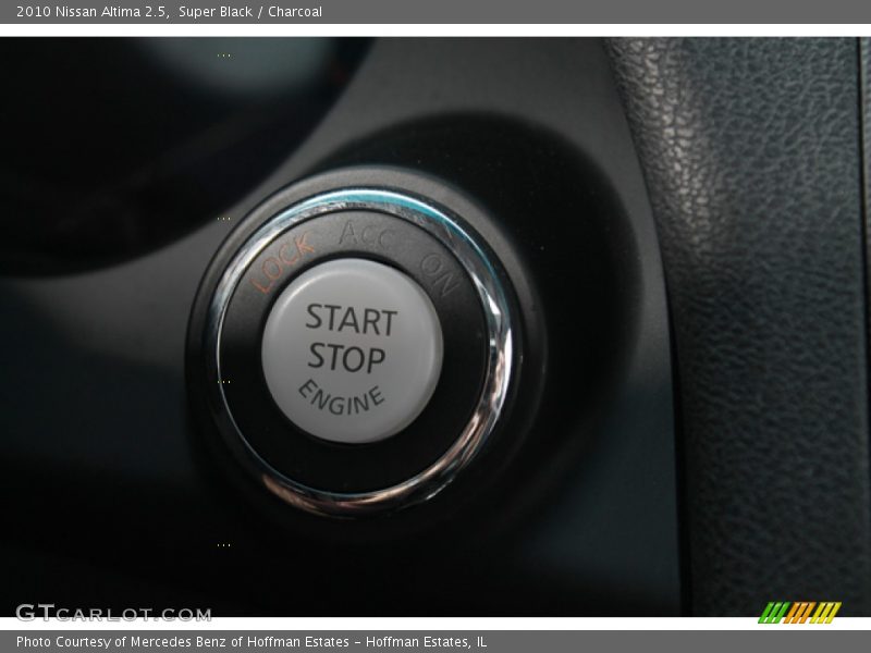 Super Black / Charcoal 2010 Nissan Altima 2.5