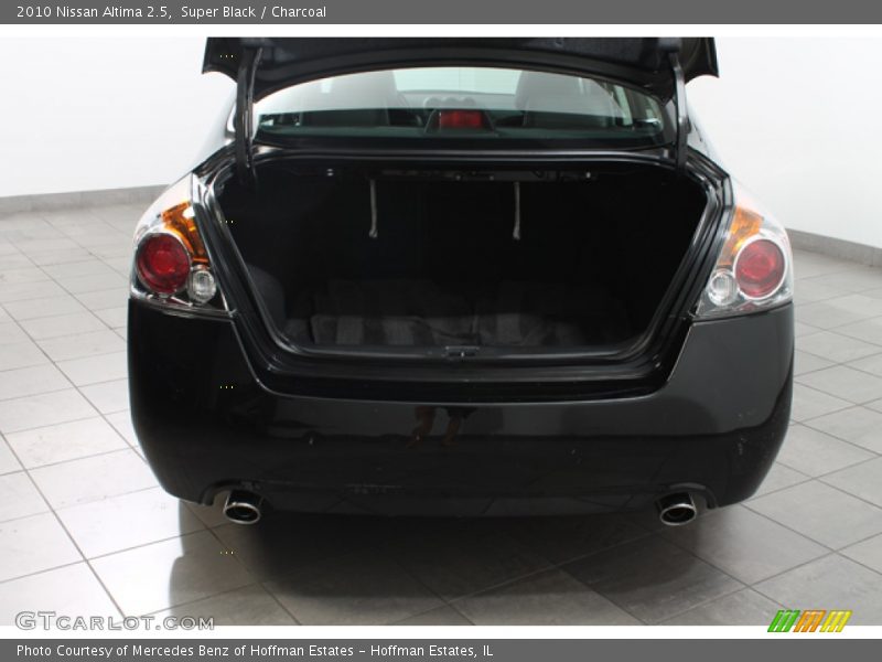 Super Black / Charcoal 2010 Nissan Altima 2.5