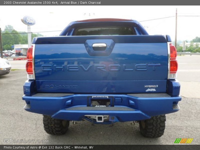 Arrival Blue / Dark Charcoal 2003 Chevrolet Avalanche 1500 4x4