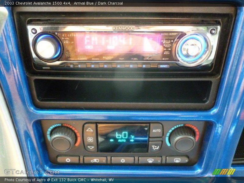 Arrival Blue / Dark Charcoal 2003 Chevrolet Avalanche 1500 4x4