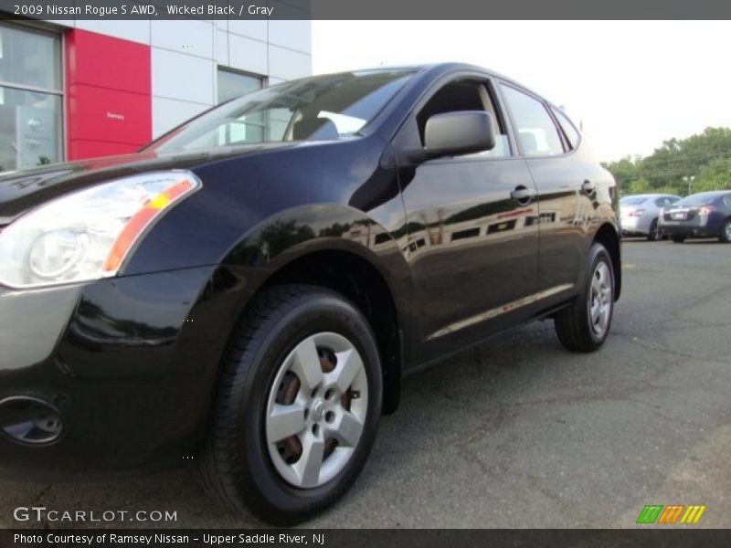 Wicked Black / Gray 2009 Nissan Rogue S AWD