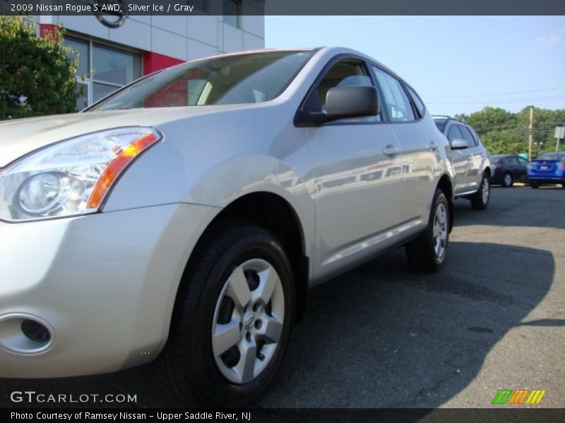 Silver Ice / Gray 2009 Nissan Rogue S AWD