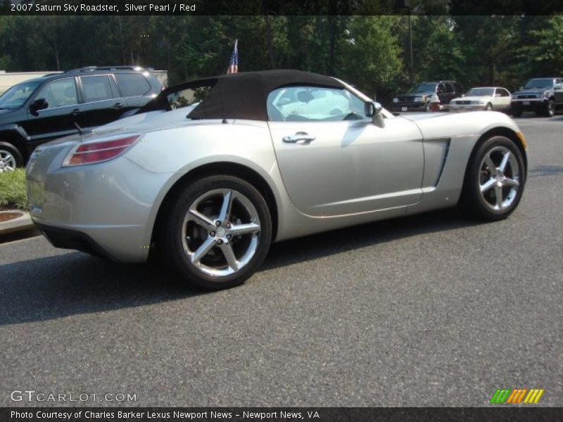 Silver Pearl / Red 2007 Saturn Sky Roadster