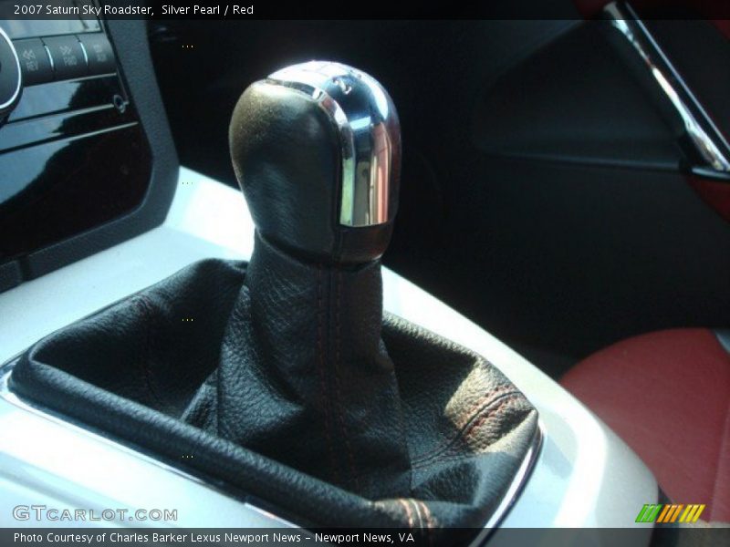 Silver Pearl / Red 2007 Saturn Sky Roadster