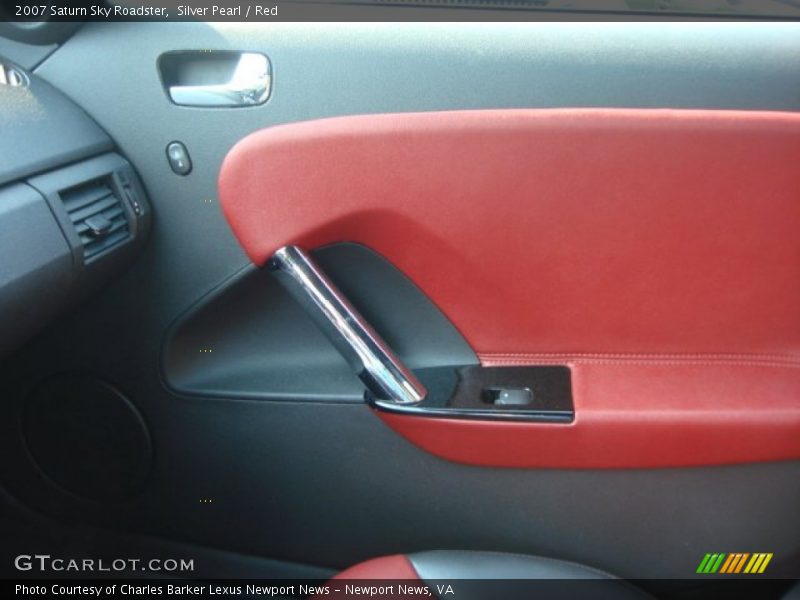 Silver Pearl / Red 2007 Saturn Sky Roadster