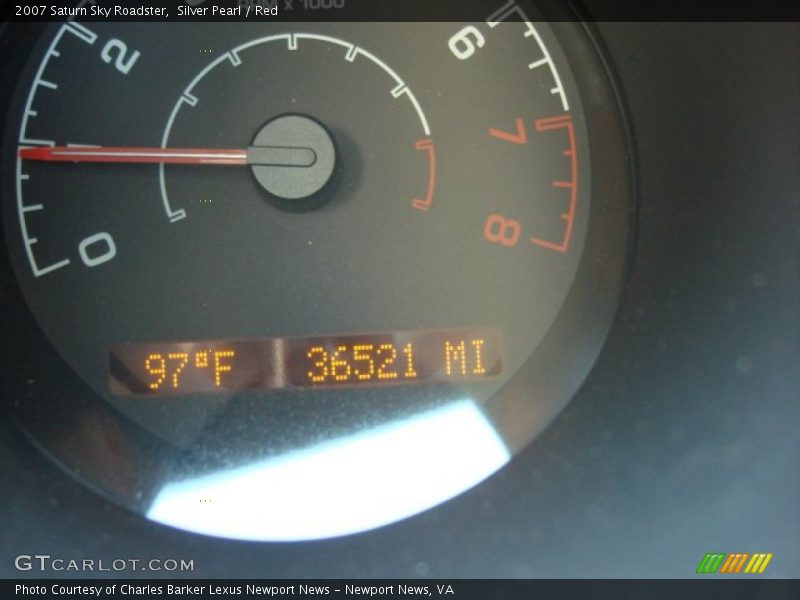 Silver Pearl / Red 2007 Saturn Sky Roadster