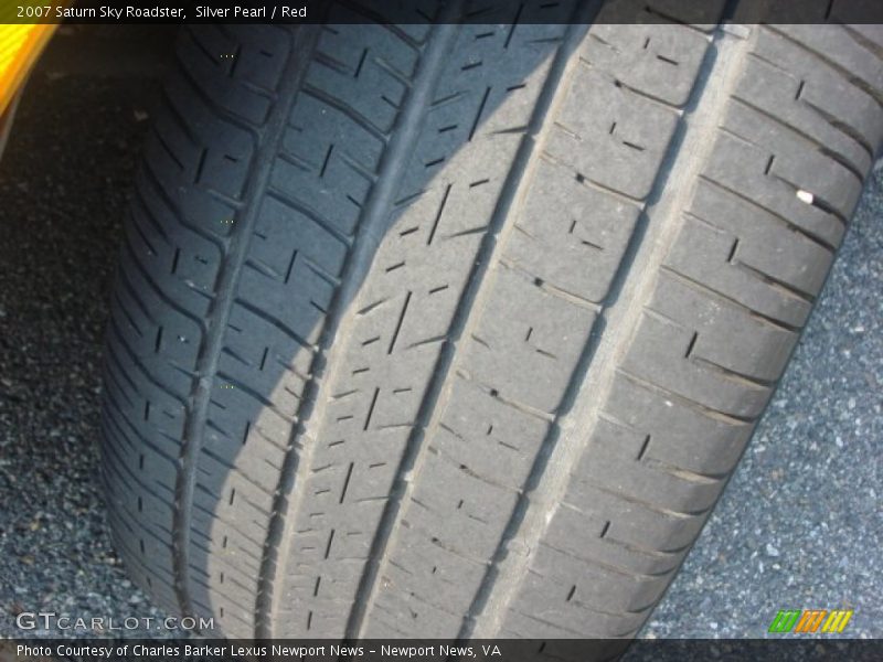 Silver Pearl / Red 2007 Saturn Sky Roadster