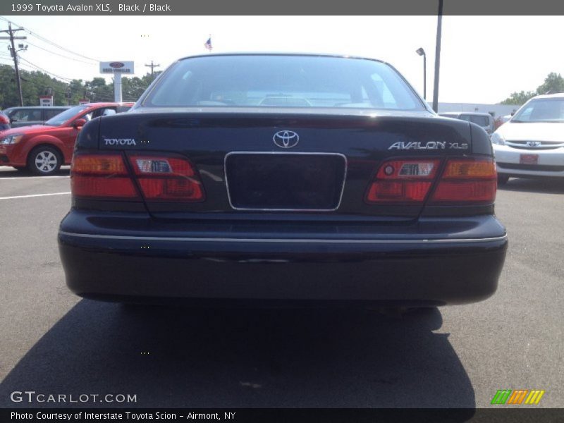 Black / Black 1999 Toyota Avalon XLS