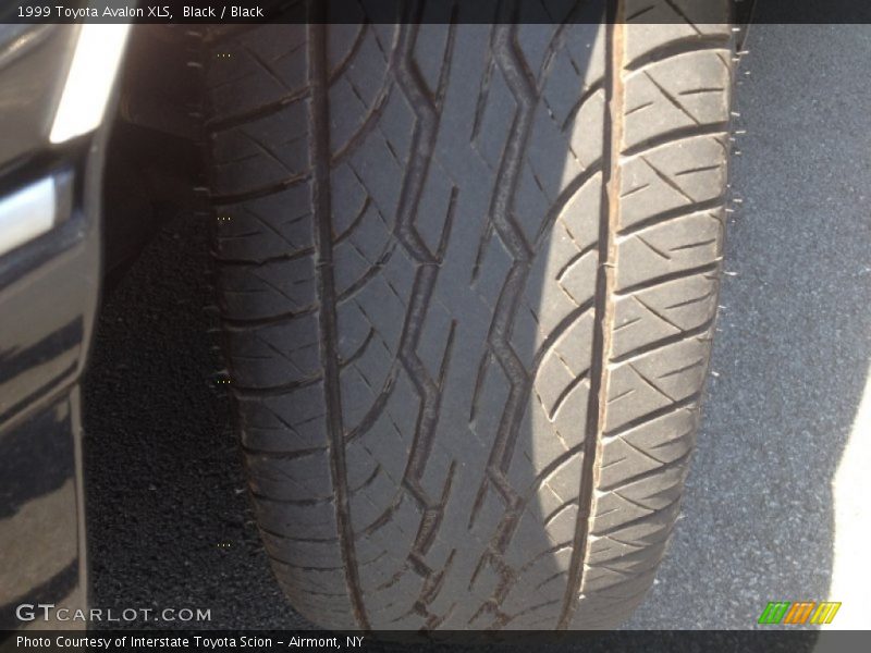 Black / Black 1999 Toyota Avalon XLS