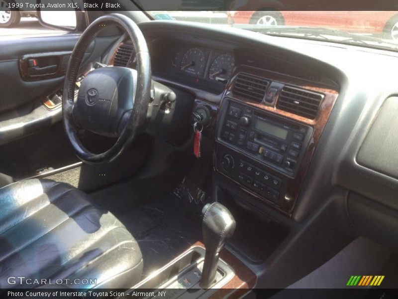 Black / Black 1999 Toyota Avalon XLS