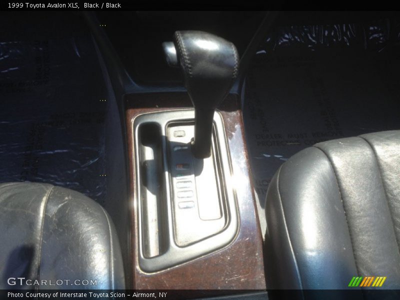 Black / Black 1999 Toyota Avalon XLS