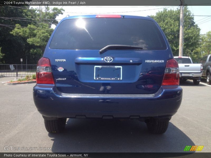 Indigo Ink Pearl / Ash 2004 Toyota Highlander 4WD