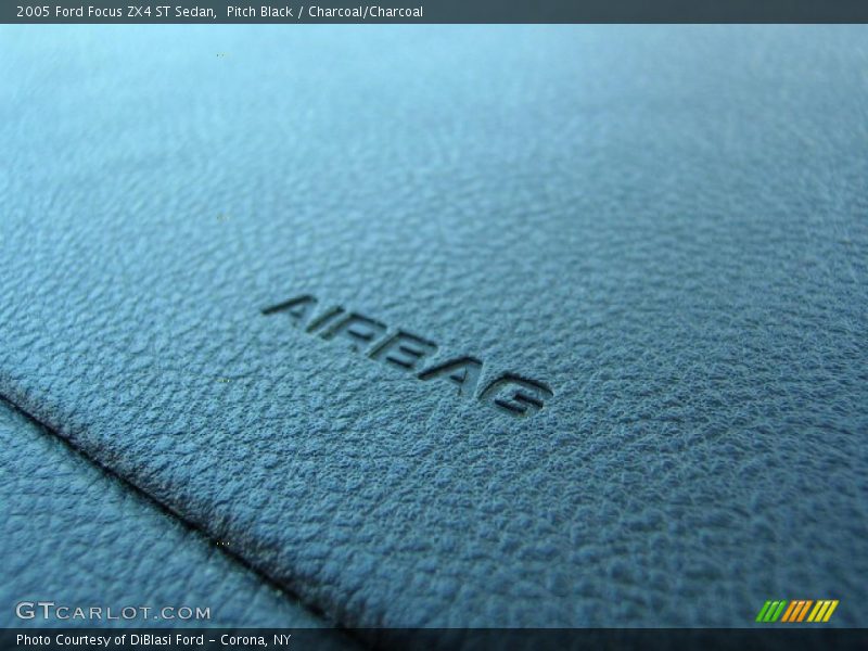 Pitch Black / Charcoal/Charcoal 2005 Ford Focus ZX4 ST Sedan