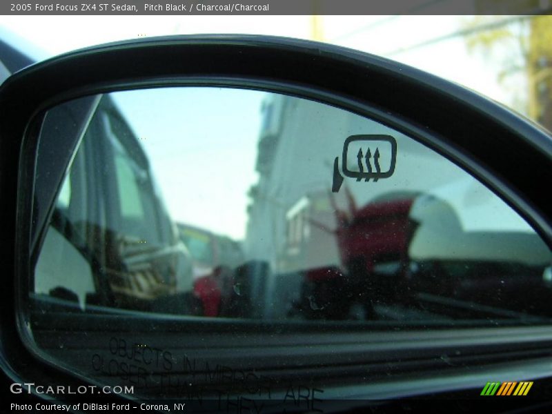 Pitch Black / Charcoal/Charcoal 2005 Ford Focus ZX4 ST Sedan