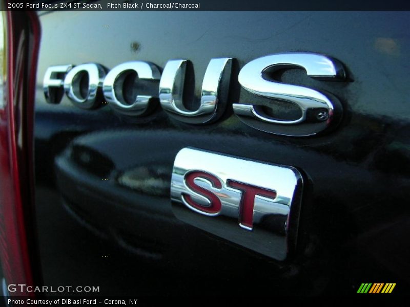 Pitch Black / Charcoal/Charcoal 2005 Ford Focus ZX4 ST Sedan
