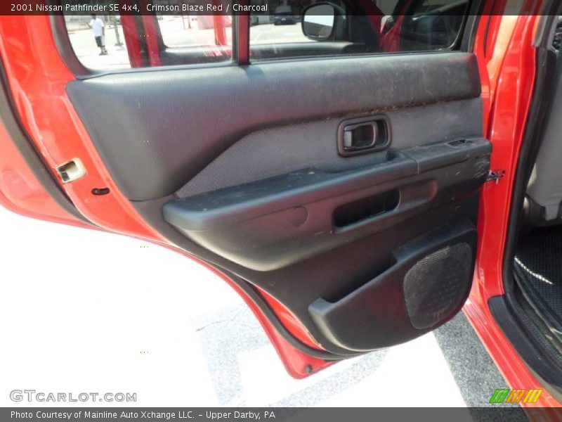 Crimson Blaze Red / Charcoal 2001 Nissan Pathfinder SE 4x4