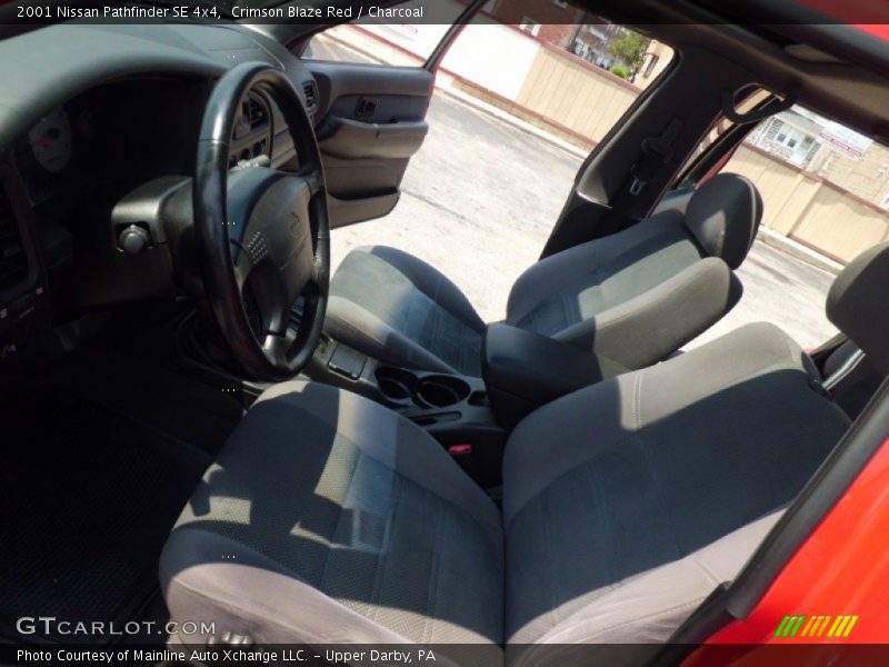 Crimson Blaze Red / Charcoal 2001 Nissan Pathfinder SE 4x4