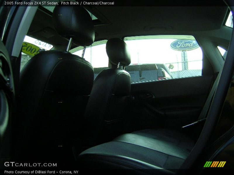 Pitch Black / Charcoal/Charcoal 2005 Ford Focus ZX4 ST Sedan